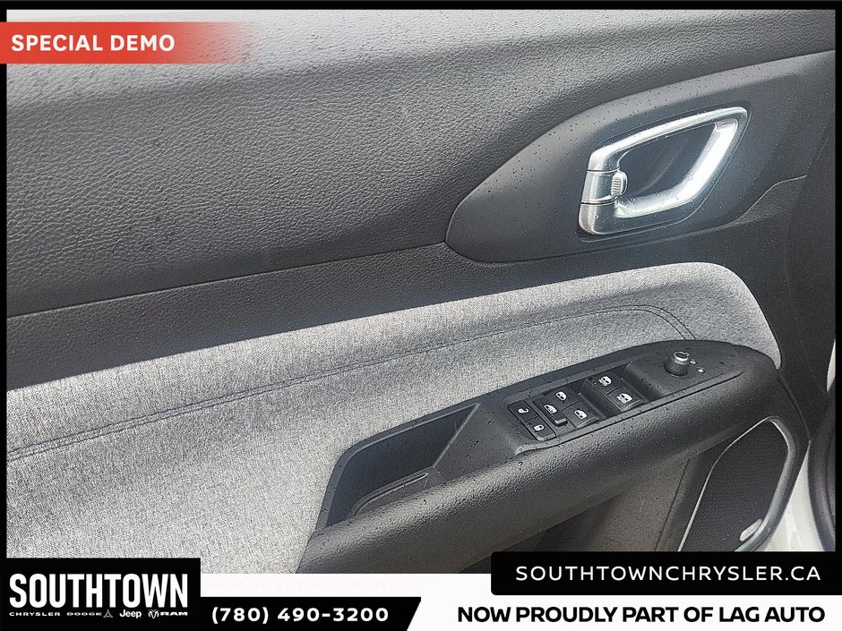 2025 Jeep Compass North-11