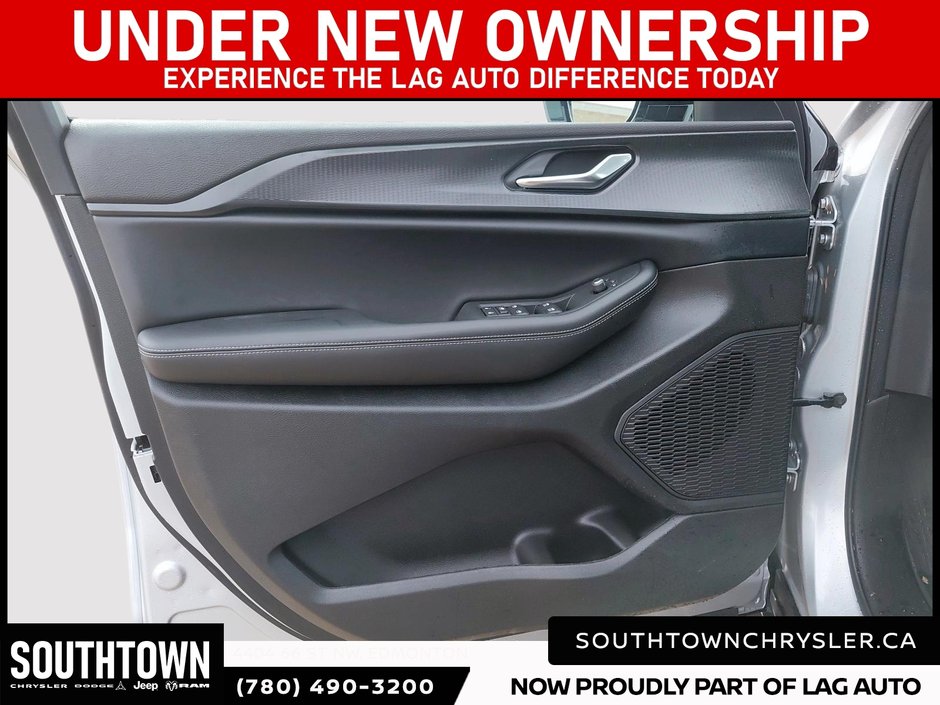 2025 Jeep Grand Cherokee LAREDO ALTITUDE-10