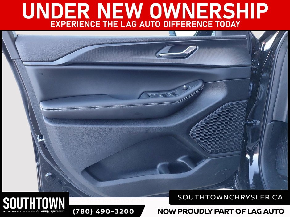 2025 Jeep Grand Cherokee LAREDO ALTITUDE-10