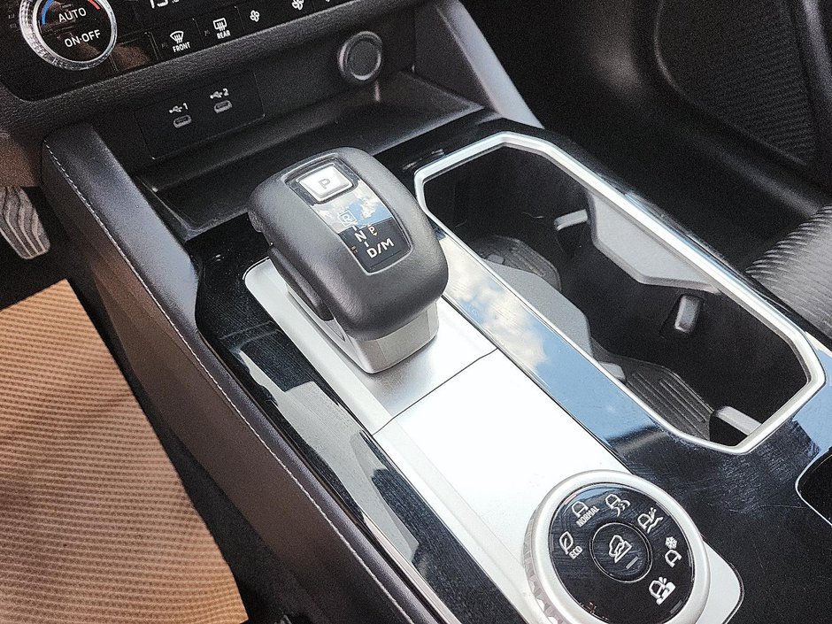 2025 Mitsubishi Outlander ES
