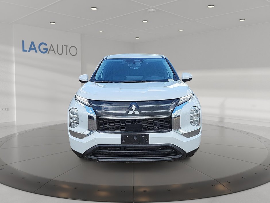 2025 Mitsubishi Outlander ES