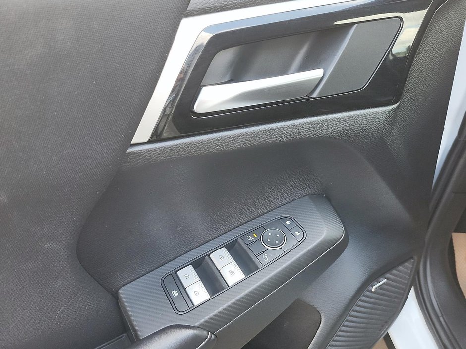 2025 Mitsubishi Outlander ES