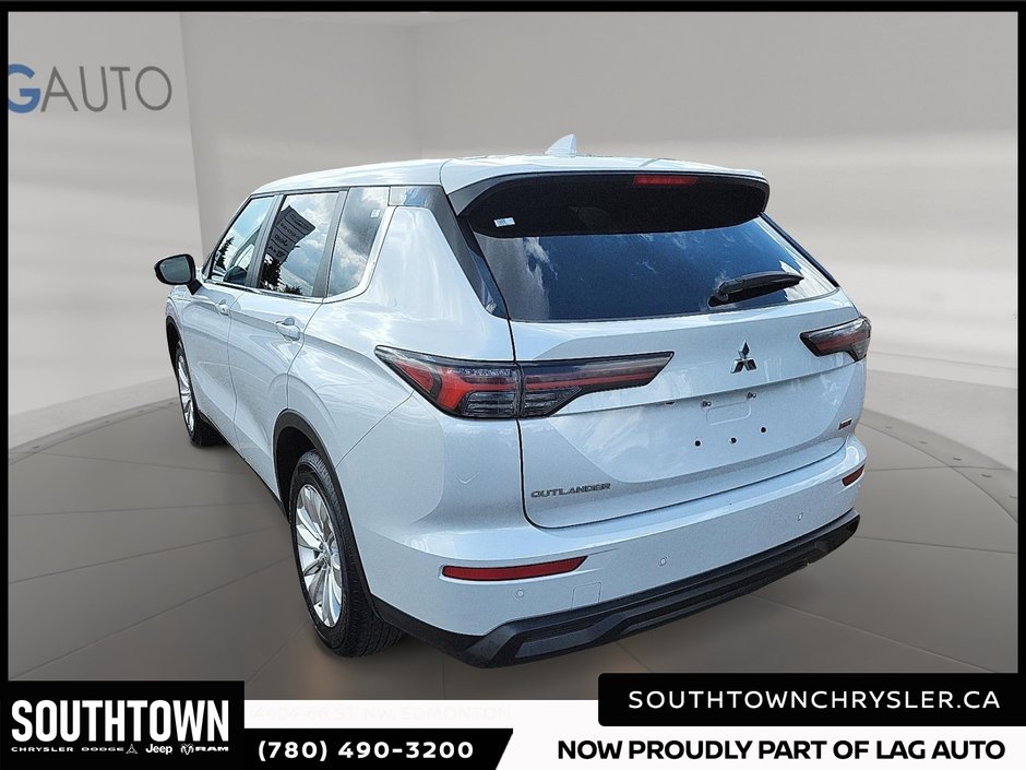 2025 Mitsubishi Outlander ES