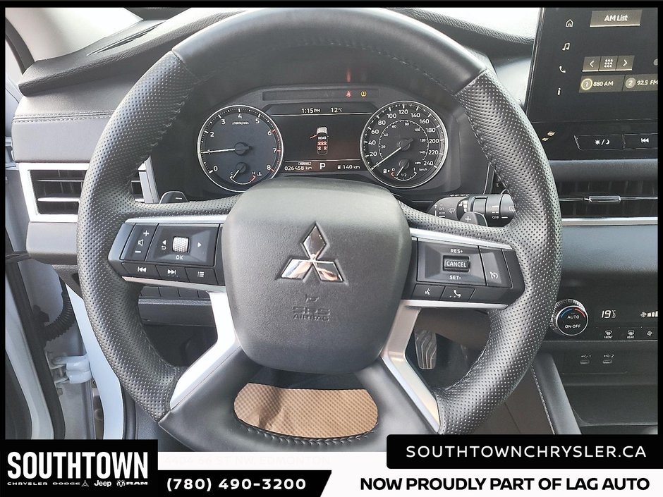 2025 Mitsubishi Outlander ES