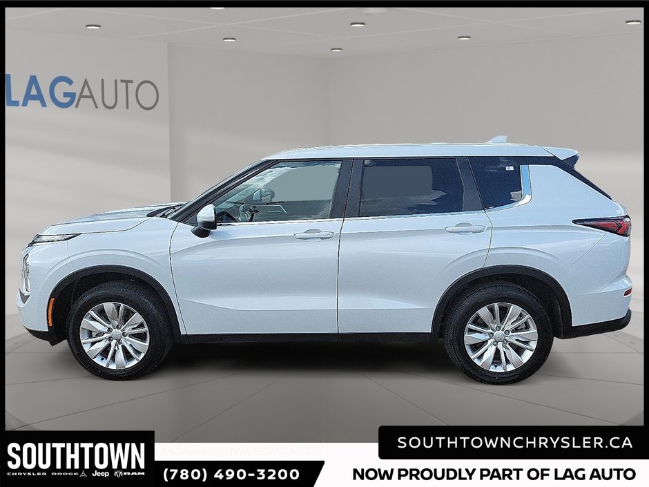 2025 Mitsubishi Outlander ES