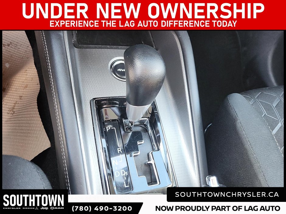 2024 Mitsubishi RVR ES