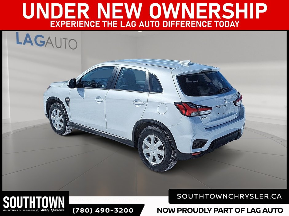 2024 Mitsubishi RVR ES