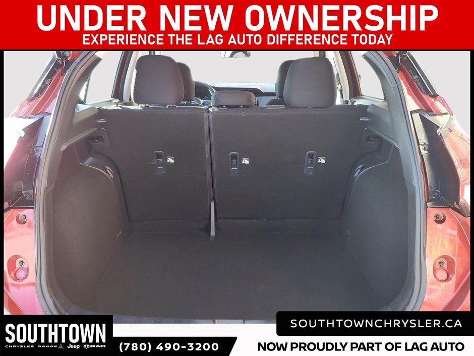 2025 Nissan Kicks Play SV-5