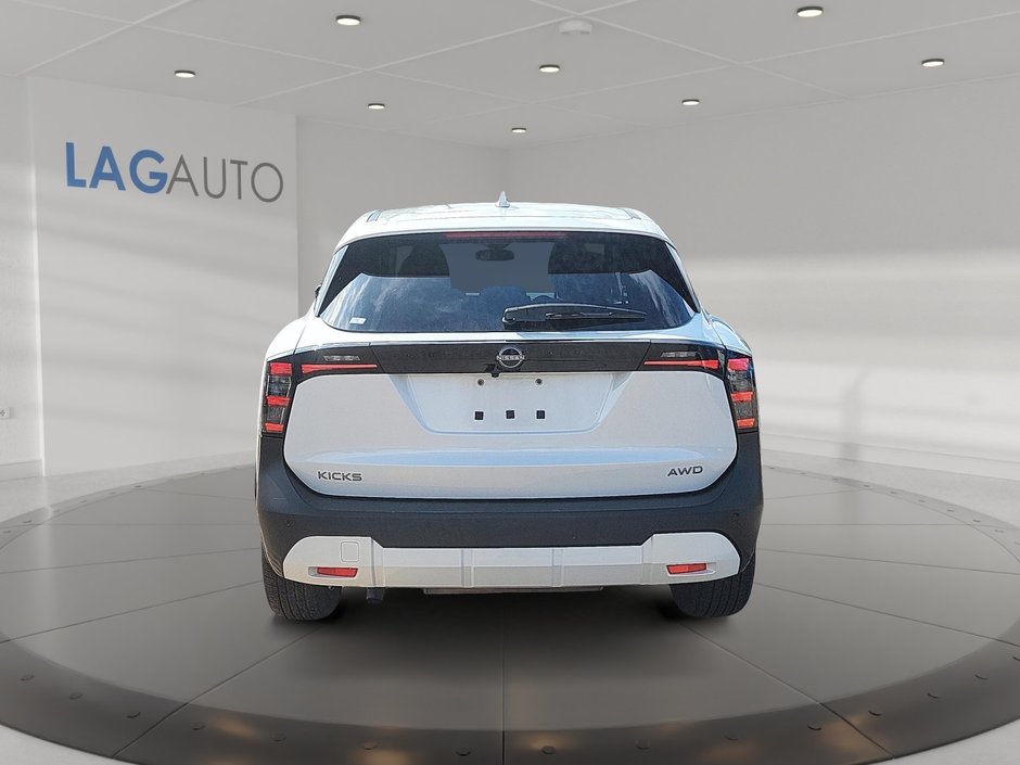 2025 Nissan Kicks SV