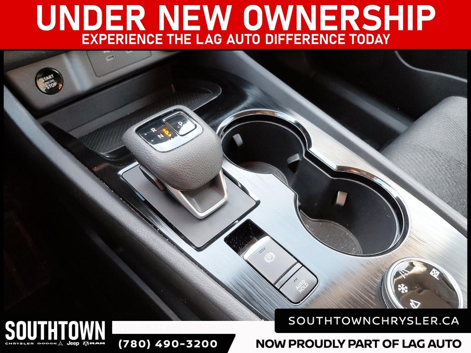 2024 Nissan Rogue SV Moonroof-14