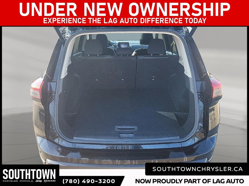 2024 Nissan Rogue SV Moonroof