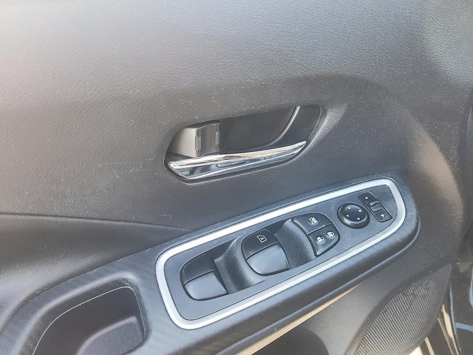 2024 Nissan Versa SR