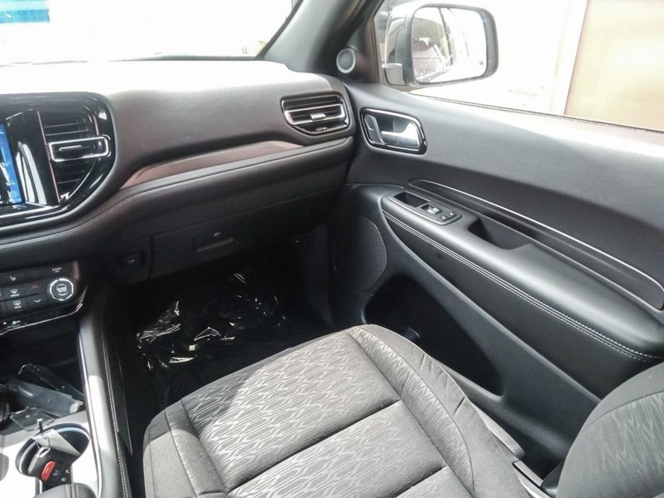 2024 Dodge Durango SXT IN WHITE KNUCKLE EQUIPPED WITH A 3.6L V6 , AWD , 8SPD AUTO , CLOTH HEATED SEATS + SW , 3RD ROW SEATING GROUP , BACKUP CAM ,-24