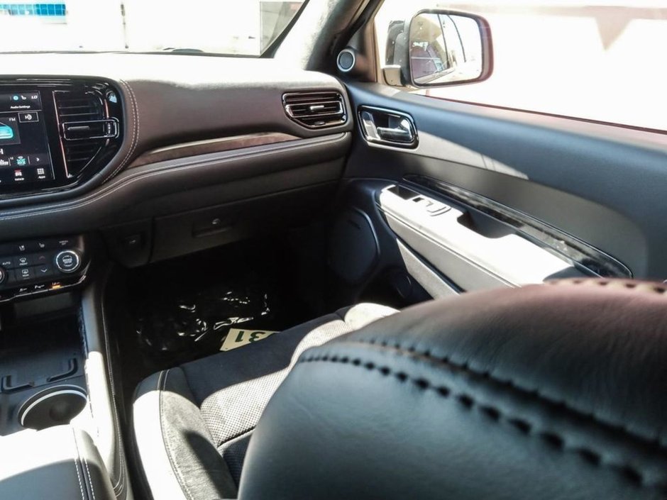 2024 Dodge Durango SRT 392 ALCHEMI IN DESTROYER GREY EQUIPPED WITH A 6.4L HEMI V8 , 4X4 , 8SPD TF AUTO , LEATHER/SUEDE SEATS W/YELLOW STITCH , SUNR-24