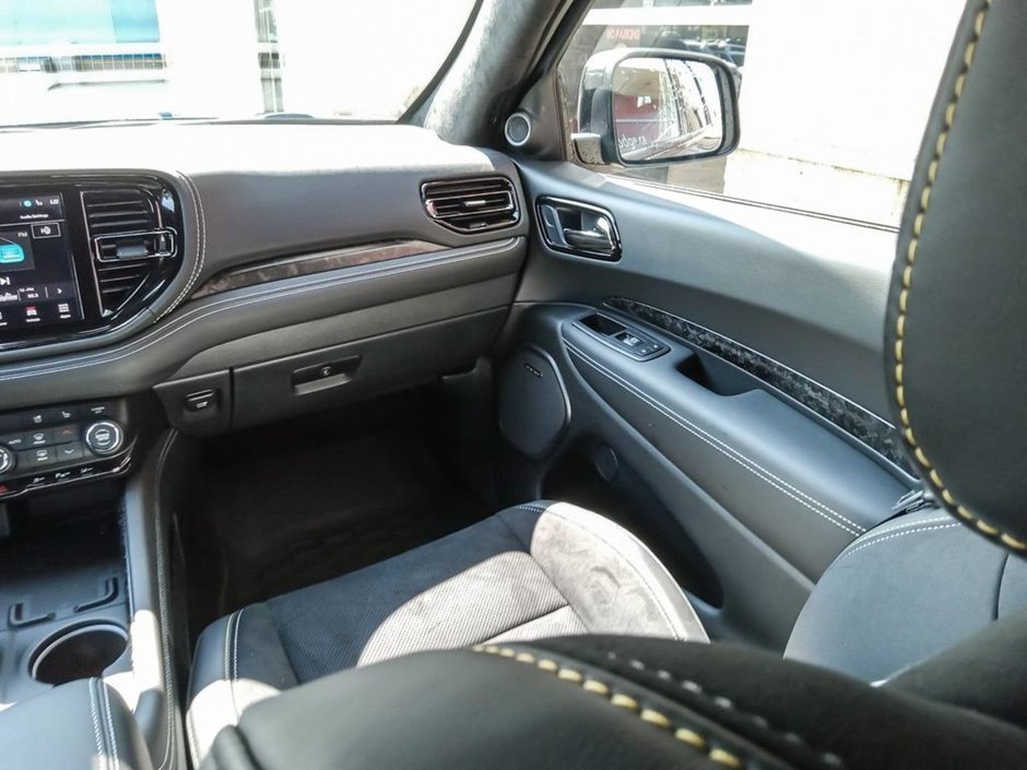 2024 Dodge Durango SRT 392 ALCHEMI IN DB BLACK EQUIPPED WITH A 6.4L SRT V8 , AWD , 8SPD AUTO , 19 SPEAKER HK AUDIO , ADV CRUISE W/LKA , SUNROOF , 2-24