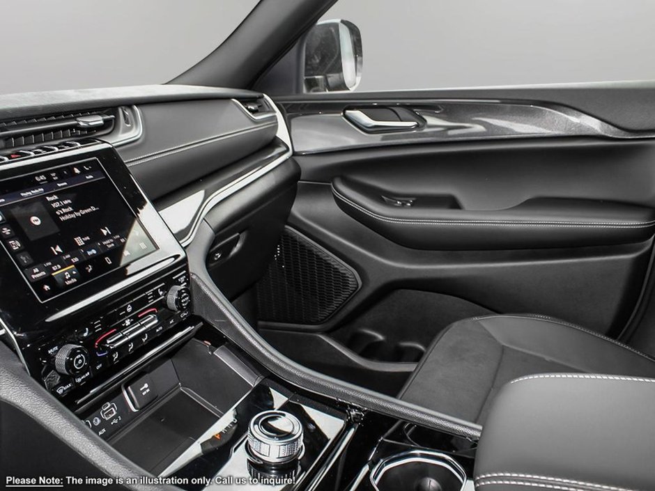 2024 Jeep Grand Cherokee ALTITUDE IN SILVER ZYNITH EQUIPPED WITH A 3.6L V6 , 4X4 , 8SPD TF AUTO , SUNROOF , MOPAR FINISHING PCKG , LEATHERETTE HEATED SEA-17