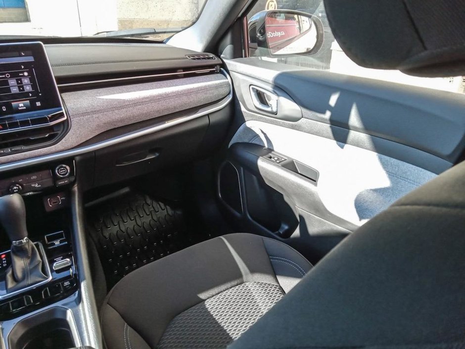 2024 Jeep Compass Sport-24