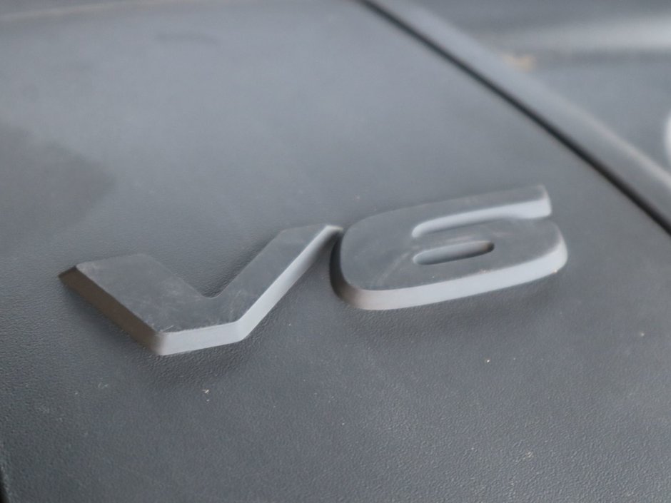 2020 Jeep Grand Cherokee LAREDO IN DIAMOND BLACK EQUIPPED WITH A 3.6L V6 , 4X4 , 8SPD TF AUTO , BACKUP CAM , BSM/RCPD , PARK SENSE REAR , KEYLESS ENTRY W-29