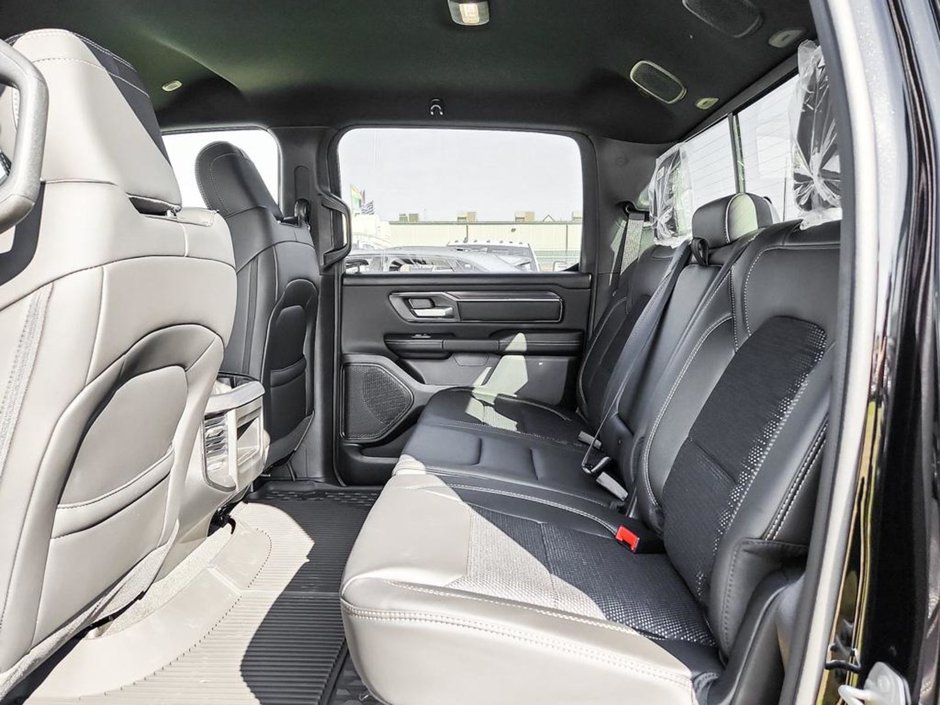 2024 Ram 1500 DEMO SPECIAL!!!! - 5.7L HEMI V8, 8 SPD AUTO, BRAKE ASSIST, HILL START ASSIST, TRACTON CONTROL, TRAILER SWAY CONTROL, RAIN BRAKE-23