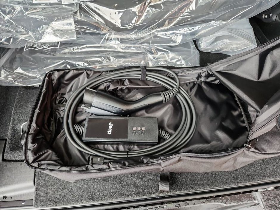 2024 Jeep Wrangler 4xe SAHARA, 2L I-4 TURBO PHEV, 12.3 UCONNECT 5 W/ NAV, ALPINE PREMIUM AUDIO, REMOTE START, ADAPTIVE CRUISE, FRNT HTD SEATS & STEERIN-25