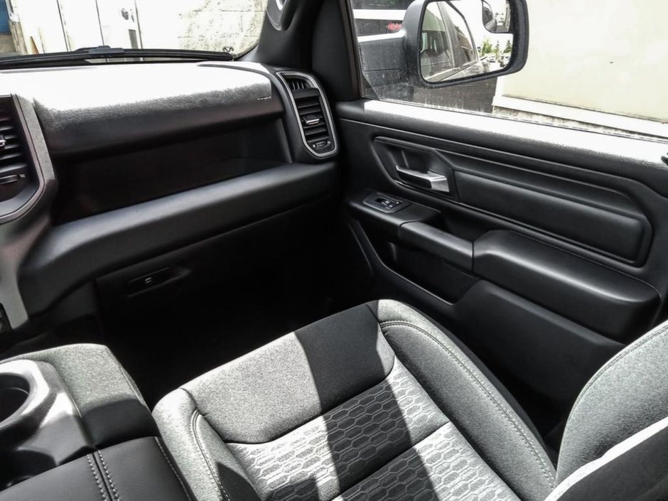 2025 Ram 1500 TRADESMAN SPORT IN BILLET METALLIC EQUIPPED WITH A 3.0L TWIN TURBO , 4X4 , 8SPD AUTO , TRADESMAN LVL 1 , SPORT APPEARANCE PCKG ,-23