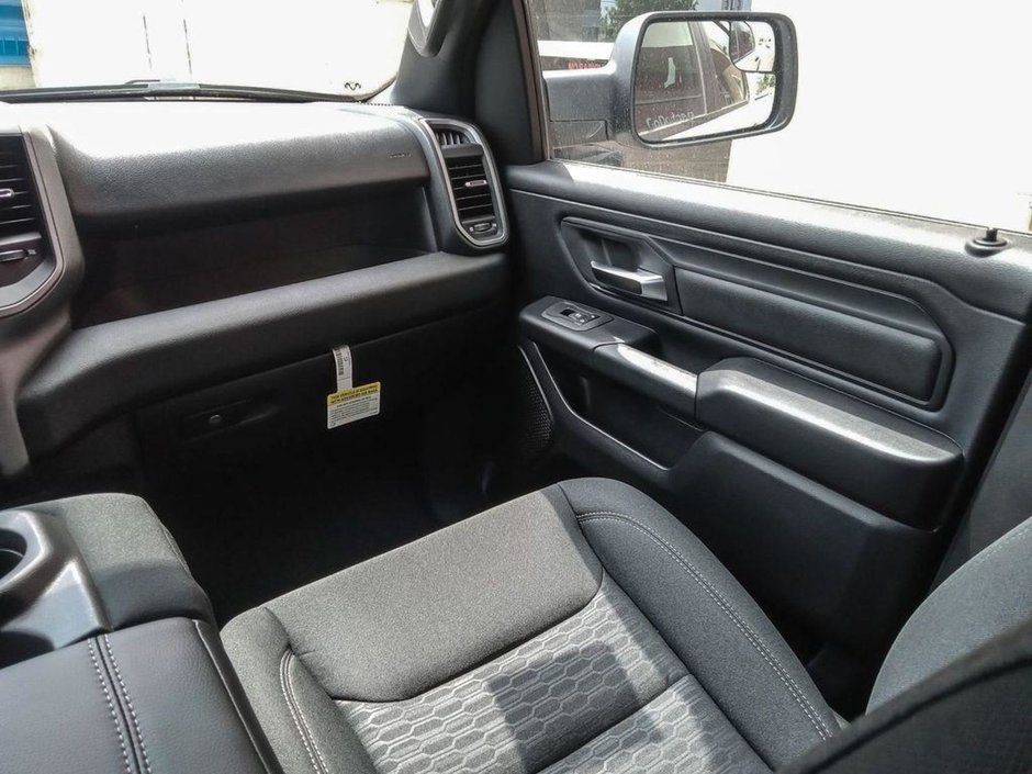 2025 Ram 1500 TRADESMAN SPORT IN BRIGHT WHITE EQUIPPED WITH A 3.6L V6 W/ETORQUE , 4X4 , 8SPD AUTO , TRADESMAN LVL 1 , SPORT APPEARANCE PCKG ,-23