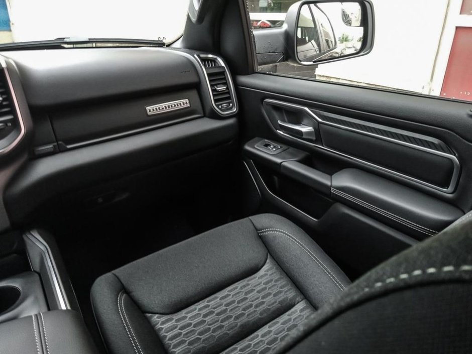 2025 Ram 1500 BIG HORN SPORT IN DIAMOND BLACK EQUIPPED WITH A 3.0L TWIN TURBO , 4X4 , 8SPD AUTO , 20INCH RIMS , BIG HORN LVL 1 , SPORT APPEARA-22