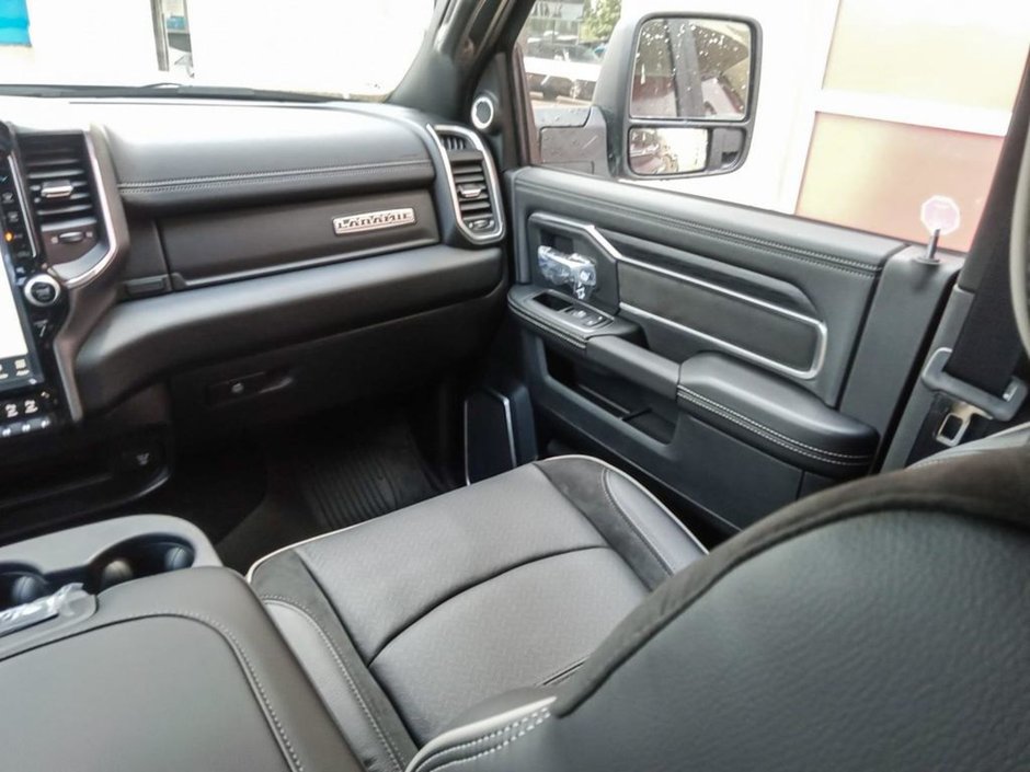 2024 Ram 2500 LARAMIE NIGHT EDITION IN GRANITE METALLIC EQUIPPED WITH A 6.7L CUMMINS TURBO DIESEL , 4X4 , 6SPD AUTO , SUNROOF , TONNEAU , LARA-23