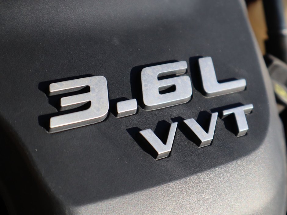 2017 Chrysler 300 TOURING IN VELVET RED PEARL EQUIPPED WITH A 3.6L V6 , RWD , 8SPD TF AUTO , VALUE PCKG , DUAL ZONE AC , PWR DRIVER SEAT , PANORAM-27