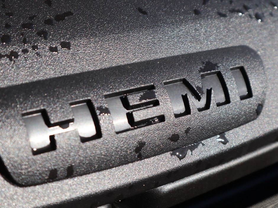 2022 Dodge Durango CITADEL IN DB BLACK EQUIPPED WITH A 5.7L HEMI V8 , AWD , 8SPD TF AUTO , 19 SPEAKER HK AUDIO , ANODIZED PLATINUM APPEARANCE PCKG-31