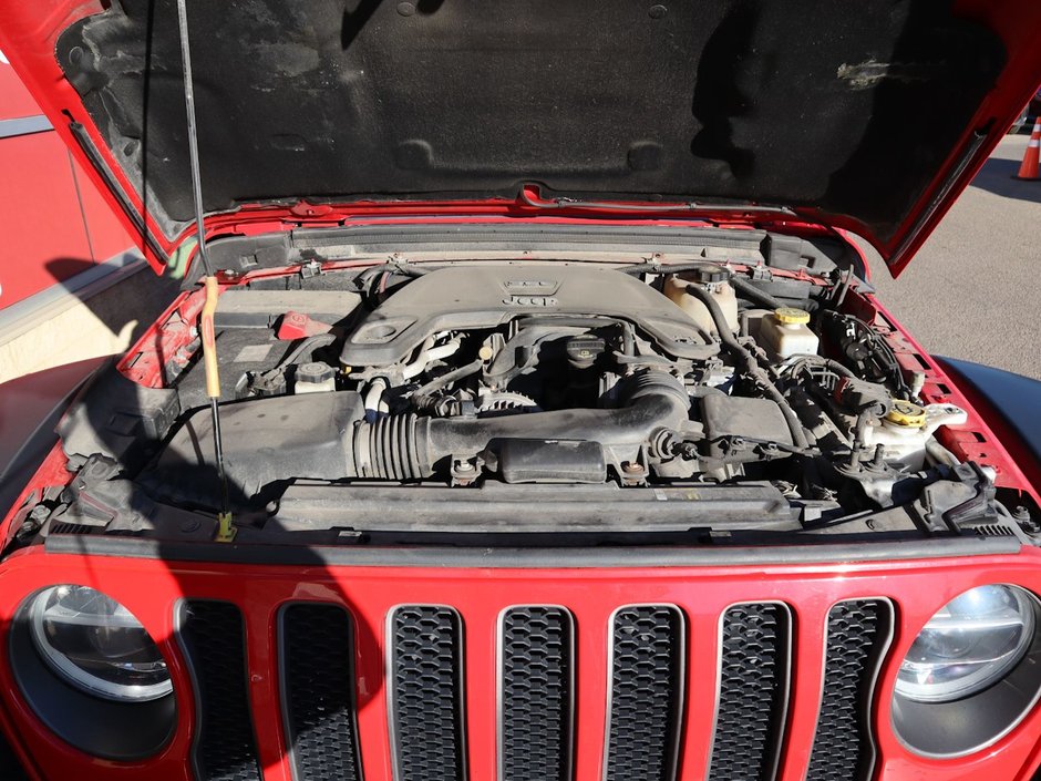 2018 Jeep Wrangler Unlimited UNLIMITED RUBICON IN FIRECRACKER RED EQUIPPED WITH A 3.6L V6 , 4X4 , 8SPD AUTO , 17INCH RIMS , 8.4INCH W/NAV , ALPINE AUDIO , LE-26