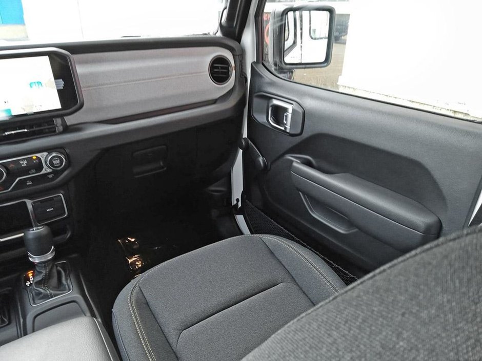 2024 Jeep Wrangler SPORT IN BRIGHT WHITE EQUIPPED WITH A 3.6L V6 , 4X4 , 8SPD TF AUTO , HARDTOP , BACKUP CAM , PUSH START , DUAL ZONE AC , 12.3INCH-24