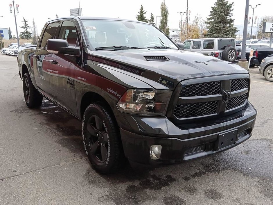 2023 Ram 1500 Classic SLT BLACK APPEARANCE, HEATED SEATS AND WHEEL, LUXURY GROUP-25