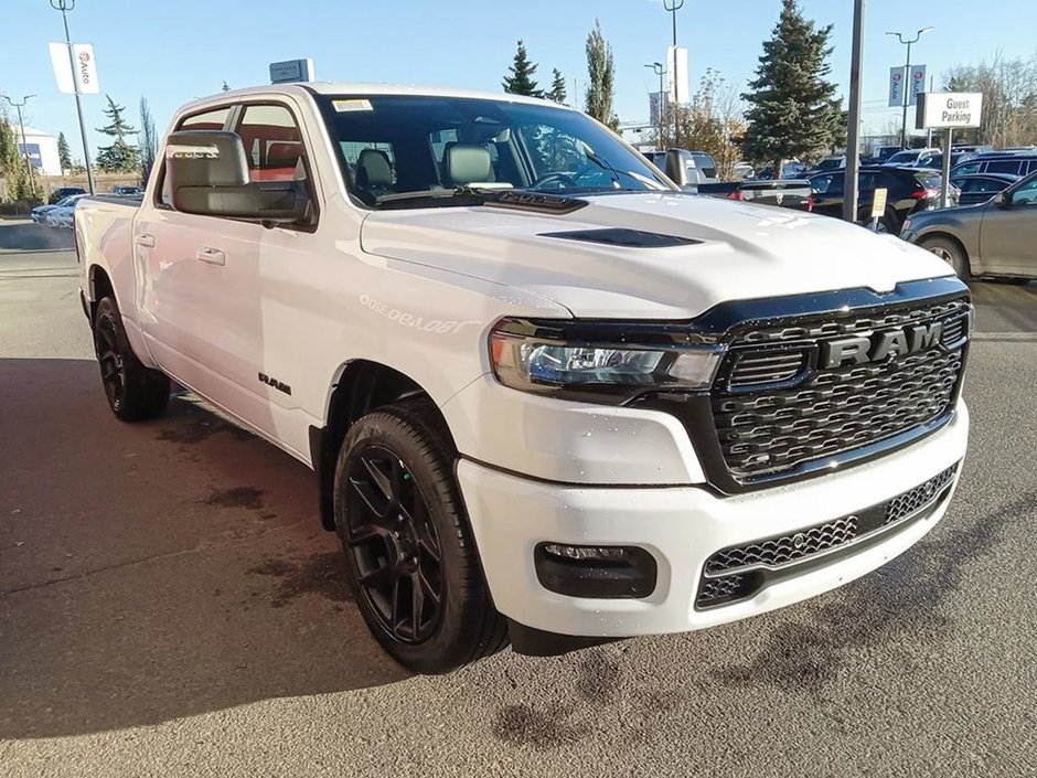 2025 Ram 1500 SPORT NIGHT EDITION IN BRIGHT WHITE EQUIPPED WITH A 3.0L TWIN TURBO I6 , 4X4 , 8SPD AUTO , TECH GROUP , TRAILER TOW GROUP , SPOR-27
