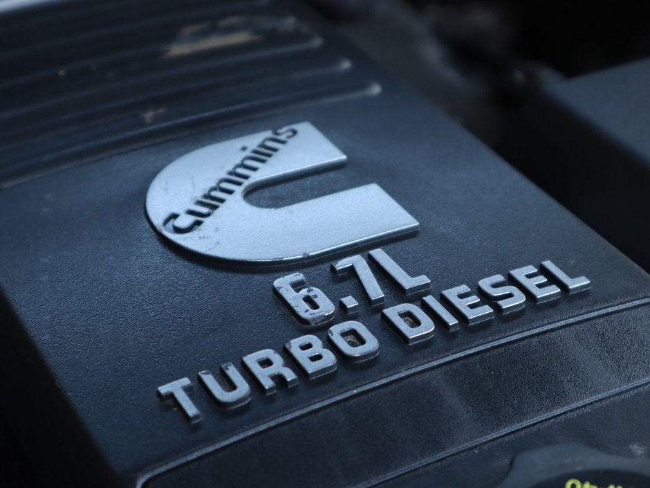 2023 Ram 3500 LIMITED LONGHORN IN DIAMOND BLACK EQUIPPED WITH A 6.7L HO CUMMINS TUBRO DIESEL I6 , 4X4 , 6SPD AISIN HD AUTO , DUALLY , REAR AUT-35