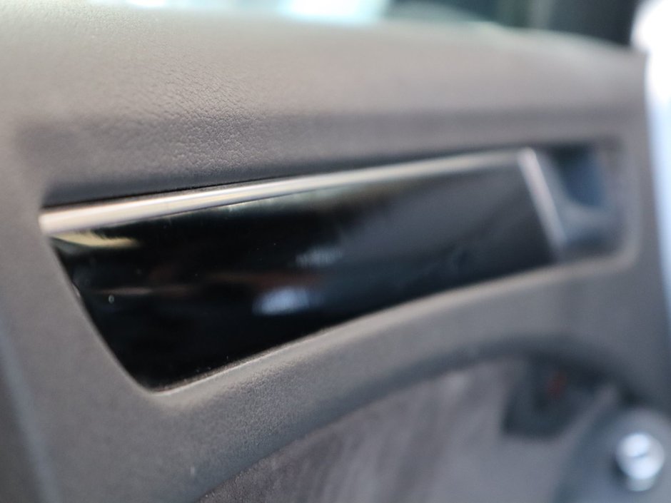 2016 Audi A4 PROGRESSIV PLUS IN WHITE EQUIPPED WITH A 2.0L TURBO I4 , QUATTRO AWD , 8SPD AUTO , LEATHER HEATED SEATS , SUNROOF , PREMIUM AUDI-15