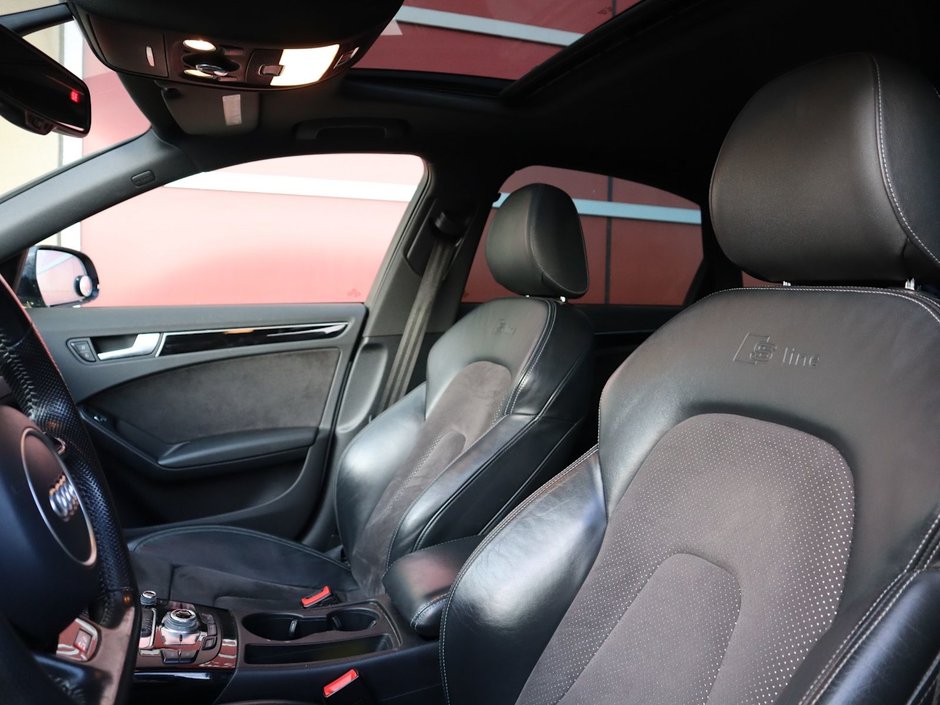 2016 Audi A4 PROGRESSIV PLUS IN WHITE EQUIPPED WITH A 2.0L TURBO I4 , QUATTRO AWD , 8SPD AUTO , LEATHER HEATED SEATS , SUNROOF , PREMIUM AUDI-16