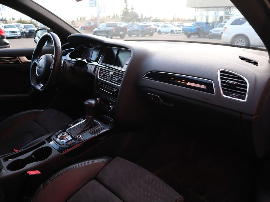 2016 Audi A4 PROGRESSIV PLUS IN WHITE EQUIPPED WITH A 2.0L TURBO I4 , QUATTRO AWD , 8SPD AUTO , LEATHER HEATED SEATS , SUNROOF , PREMIUM AUDI-19