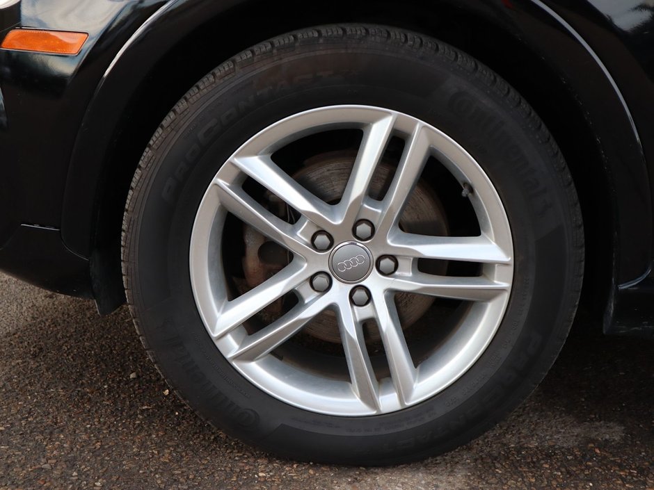 2017 Audi Q3 KOMFORT IN BLACK EQUIPPED WITH A 2.0L TURBO I4 , QUATTRO AWD , 6SPD AUTO , LEATHER HEATED SEATS , PREMIUM AUDIO , BACKUP CAM , D-4