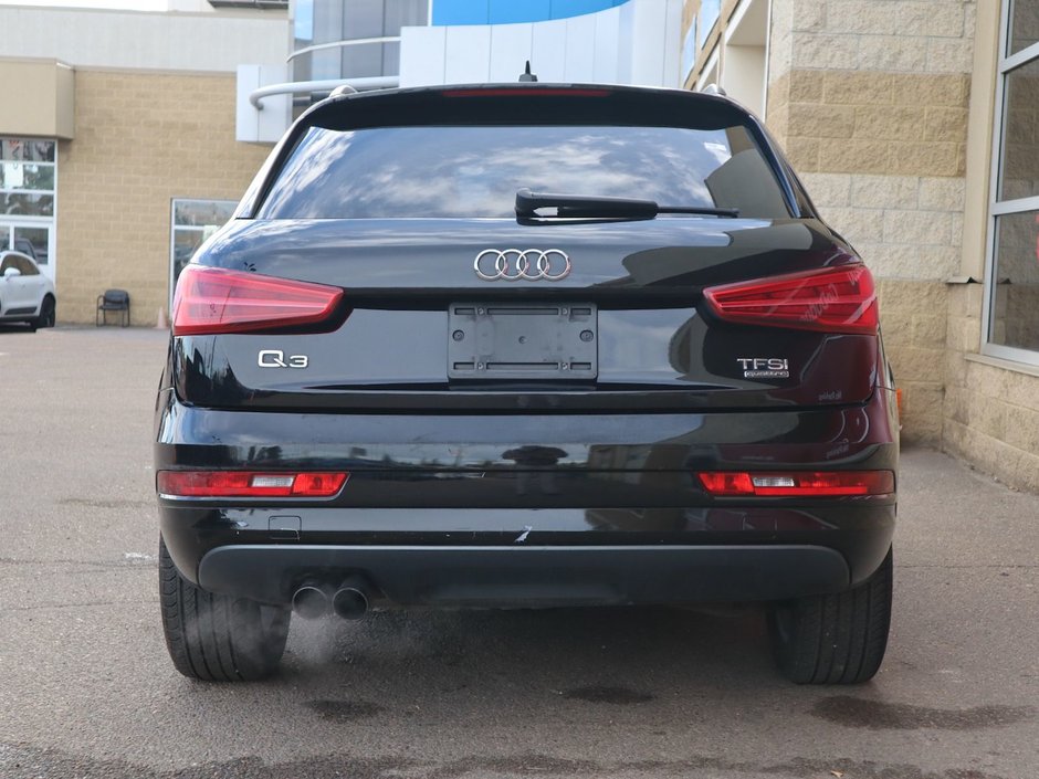 2017 Audi Q3 KOMFORT IN BLACK EQUIPPED WITH A 2.0L TURBO I4 , QUATTRO AWD , 6SPD AUTO , LEATHER HEATED SEATS , PREMIUM AUDIO , BACKUP CAM , D-8