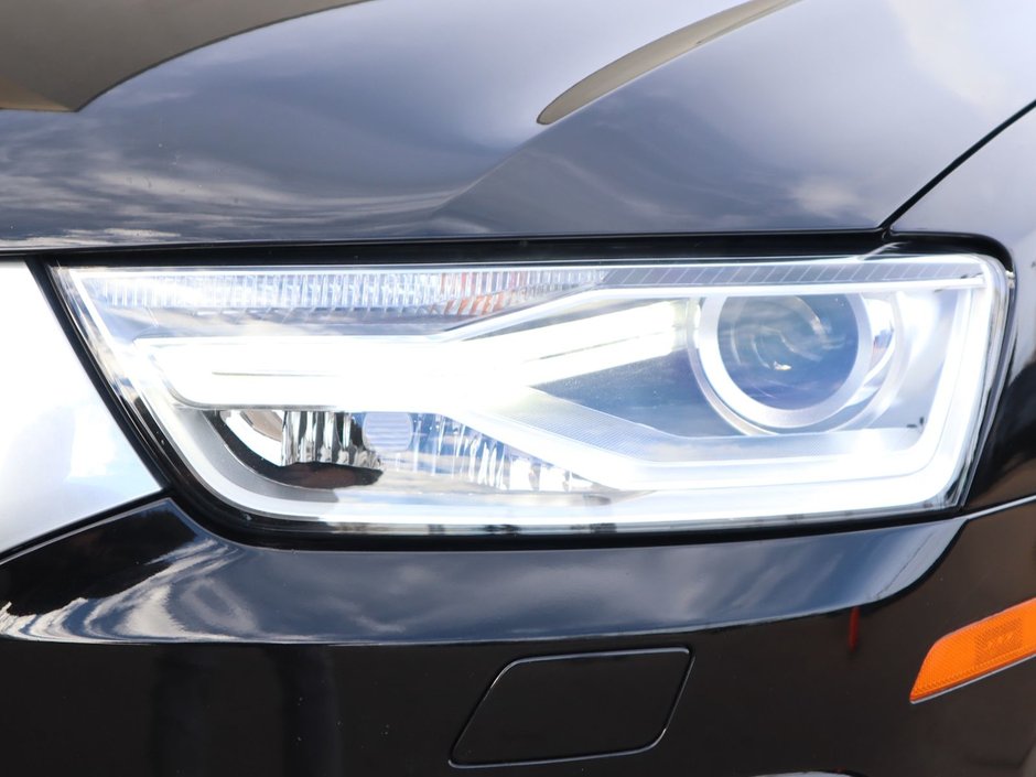 2017 Audi Q3 KOMFORT IN BLACK EQUIPPED WITH A 2.0L TURBO I4 , QUATTRO AWD , 6SPD AUTO , LEATHER HEATED SEATS , PREMIUM AUDIO , BACKUP CAM , D-3