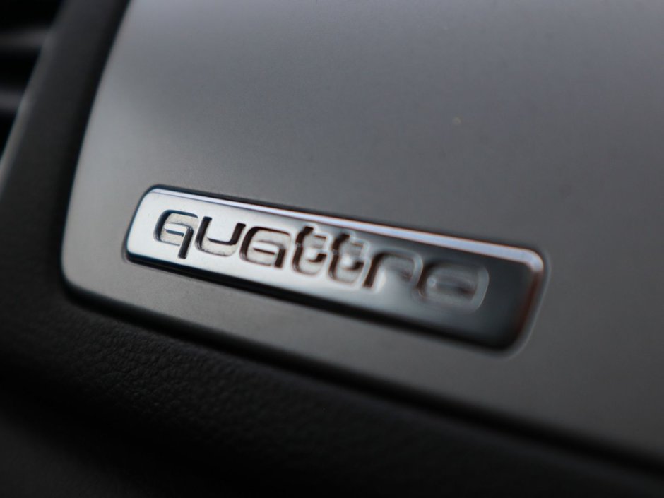 2017 Audi Q3 KOMFORT IN BLACK EQUIPPED WITH A 2.0L TURBO I4 , QUATTRO AWD , 6SPD AUTO , LEATHER HEATED SEATS , PREMIUM AUDIO , BACKUP CAM , D-21