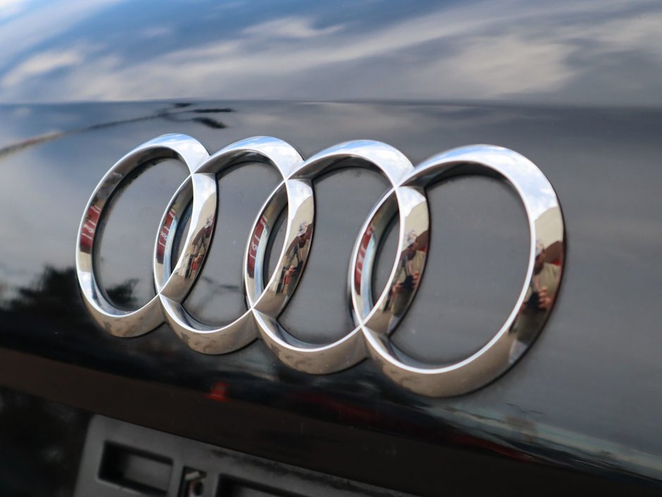 2017 Audi Q3 KOMFORT IN BLACK EQUIPPED WITH A 2.0L TURBO I4 , QUATTRO AWD , 6SPD AUTO , LEATHER HEATED SEATS , PREMIUM AUDIO , BACKUP CAM , D-11