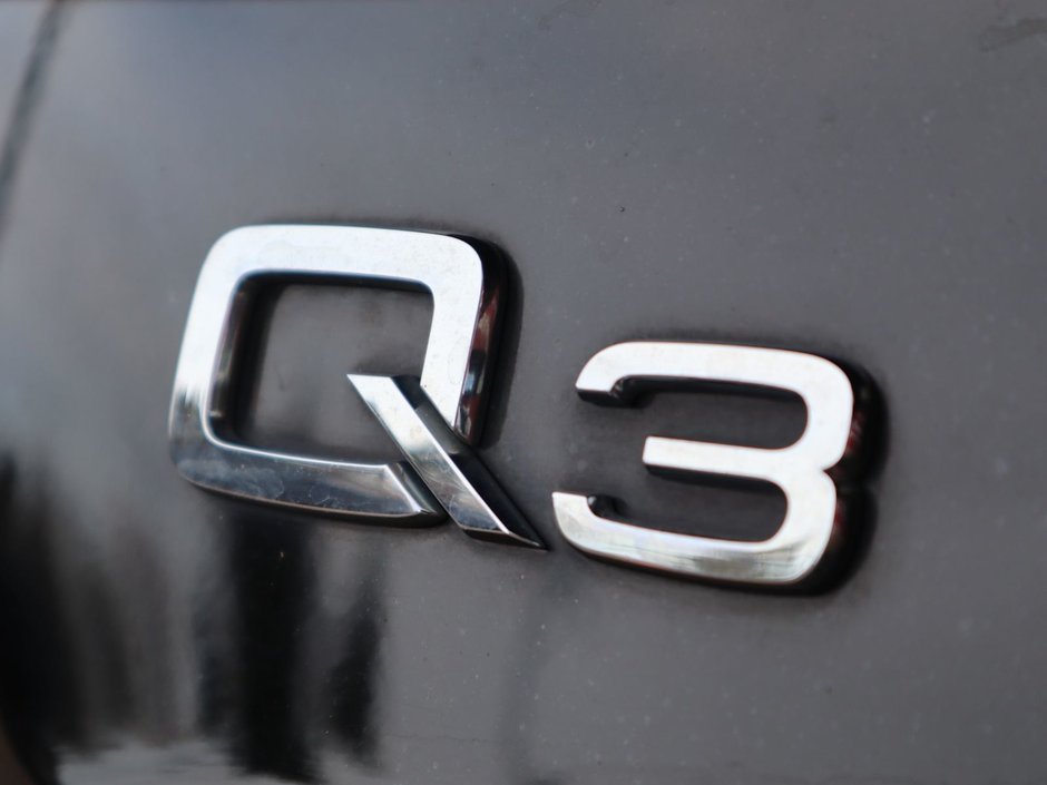 2017 Audi Q3 KOMFORT IN BLACK EQUIPPED WITH A 2.0L TURBO I4 , QUATTRO AWD , 6SPD AUTO , LEATHER HEATED SEATS , PREMIUM AUDIO , BACKUP CAM , D-12