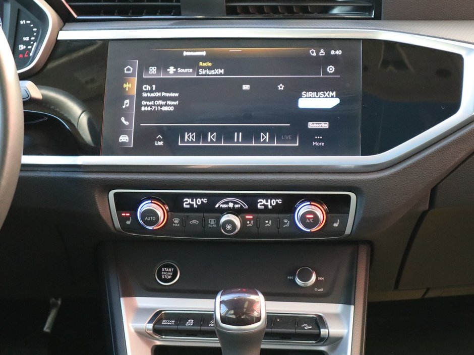 2024 Audi Q3 KOMFORT IN WHITE EQUIPPED WITH A 2.0L TURBO I4 , QUATTRO AWD , 8SPD AUTO , PANORAMIC SUNROOF , LEATHER HEATED SEATS + SW , PWR L-23