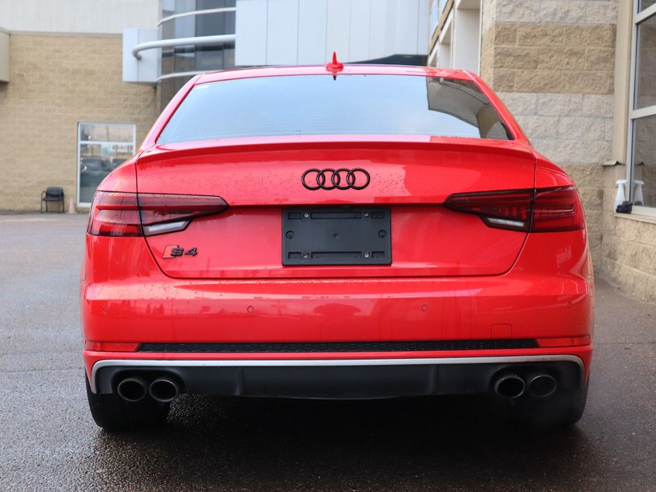 2018 Audi S4 SEDAN PROGRESSIV IN RED EQUIPPED WITH A 3.0L TURBO V6 , QUATTRO AWD , 8SPD AUTO , LEATHER HEATED SEATS , PREMIUM AUDIO , DUAL ZONE AC-8