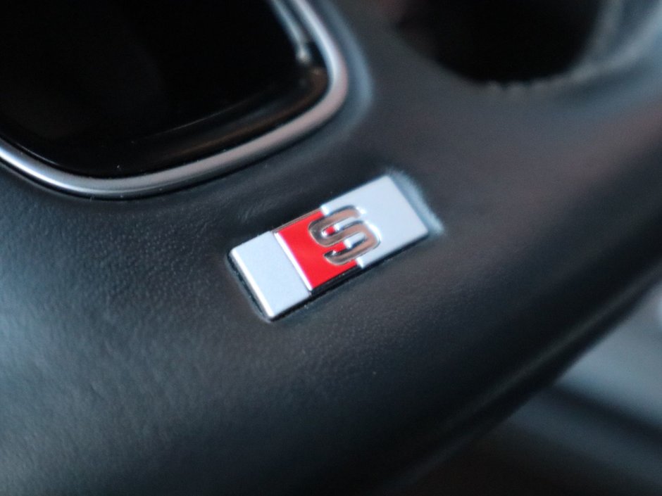 2018 Audi S4 SEDAN PROGRESSIV IN RED EQUIPPED WITH A 3.0L TURBO V6 , QUATTRO AWD , 8SPD AUTO , LEATHER HEATED SEATS , PREMIUM AUDIO , DUAL ZONE AC-27