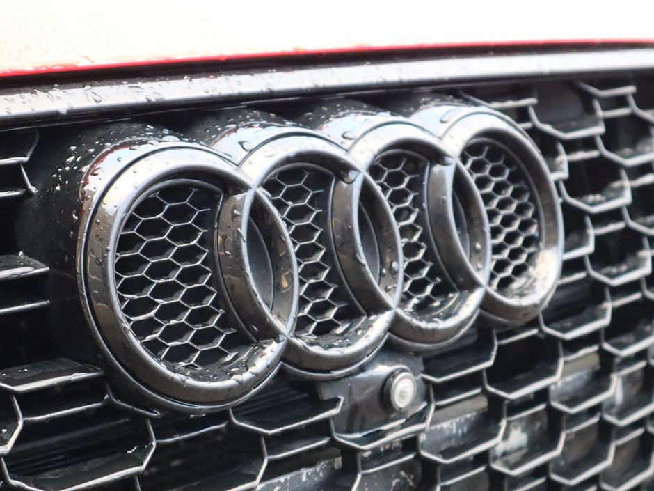 2018 Audi S4 SEDAN PROGRESSIV IN RED EQUIPPED WITH A 3.0L TURBO V6 , QUATTRO AWD , 8SPD AUTO , LEATHER HEATED SEATS , PREMIUM AUDIO , DUAL ZONE AC-2