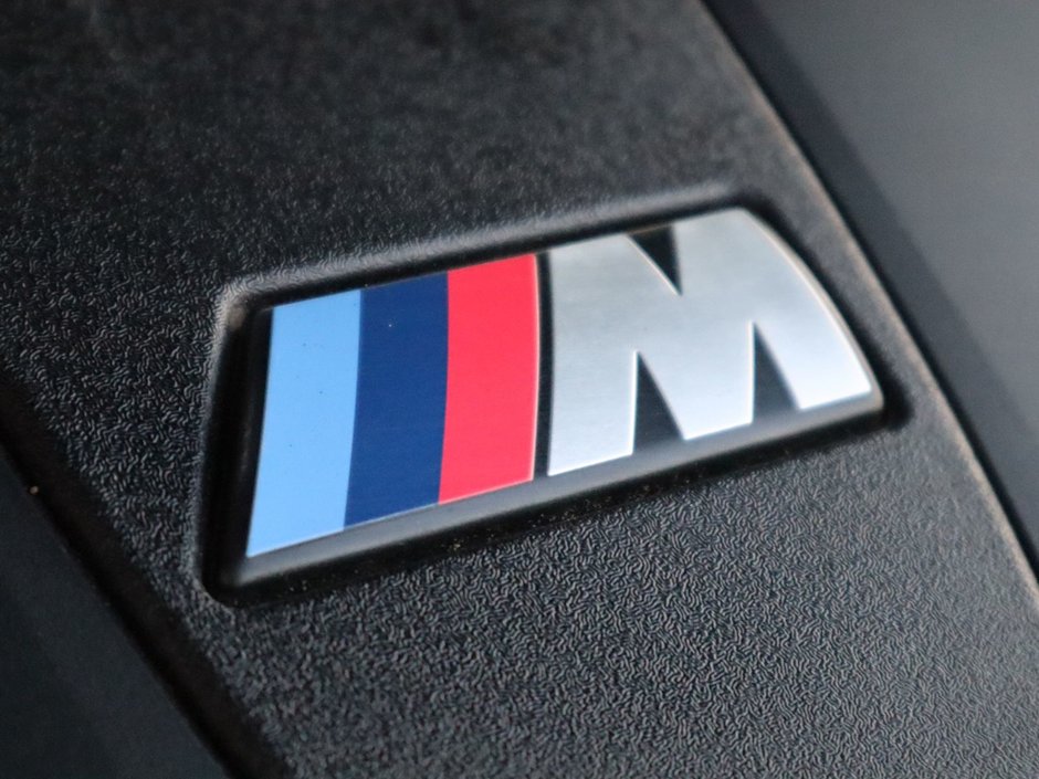 2016 BMW X5 M M IN BLACK EQUIPPED WITH A TWIN TURBO 4.4L V8 , AWD , 8SPD AUTO , QUATTRO EXHAUST , PREMIUM AUDIO , NAV , SUNROOF , DUAL ZONE AC-33