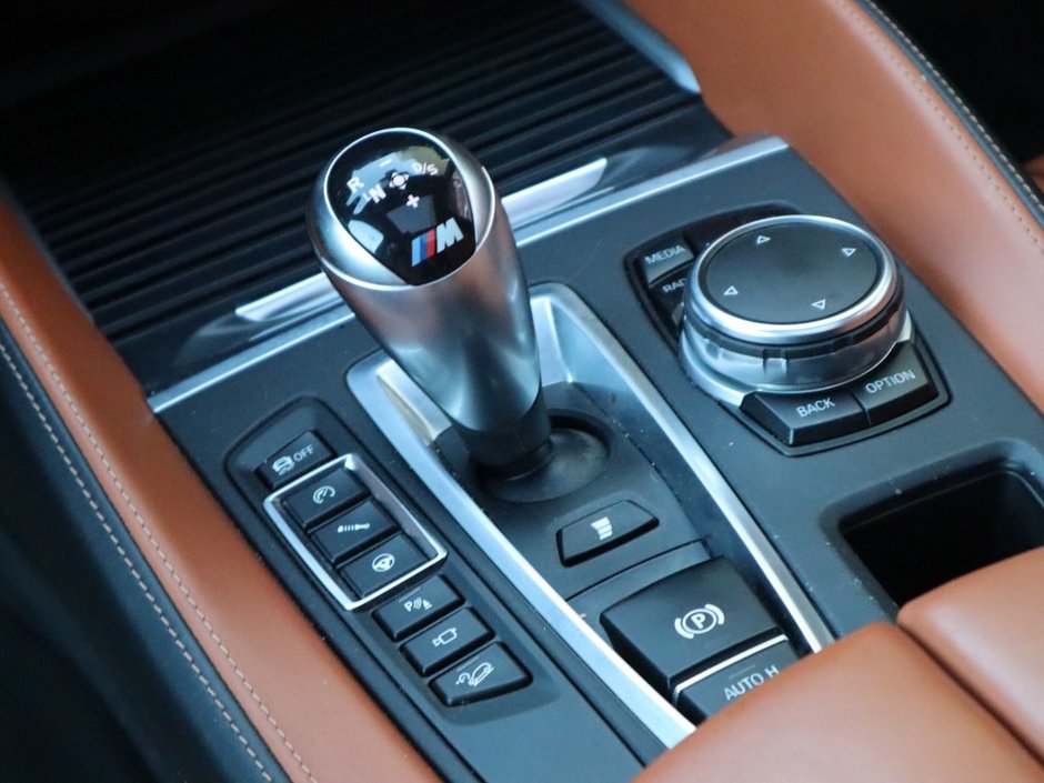 2016 BMW X5 M M IN BLACK EQUIPPED WITH A TWIN TURBO 4.4L V8 , AWD , 8SPD AUTO , QUATTRO EXHAUST , PREMIUM AUDIO , NAV , SUNROOF , DUAL ZONE AC-28